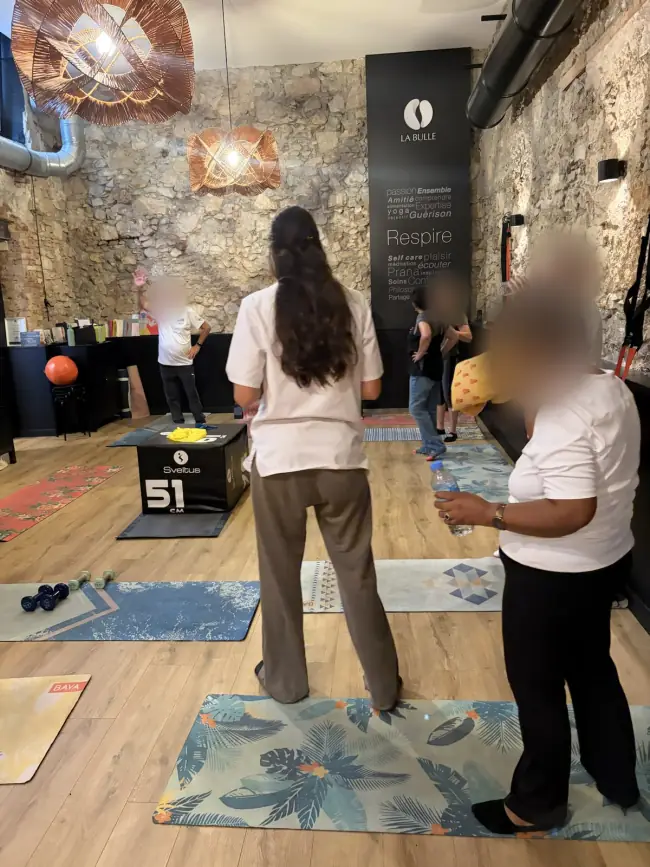 Une séance collective sur le plateau technique