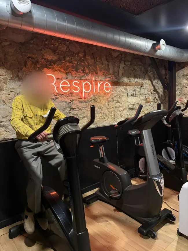 Une séance de vélo sur le plateau technique