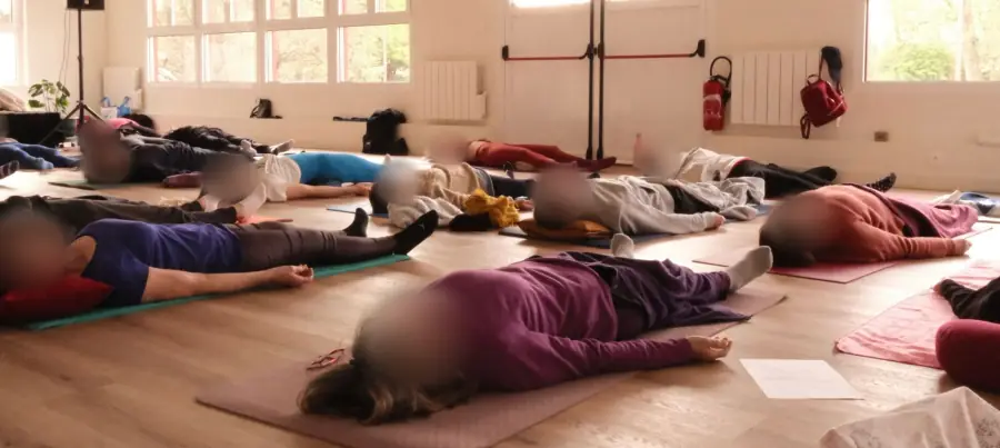Un temps de relaxation collective au cabinet, participants anonymisés