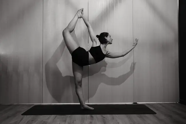 Une posture de yoga sur le ventre